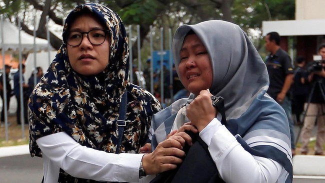 FOTO: Duka Keluarga Korban Jatuhnya Pesawat Lion Air JT610