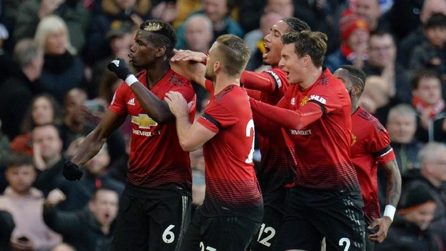 Mantan gelandang timnas Belanda Clarence Seedorf menilai Manchester United masih berada di masa transisi sepeninggal Sir Alex Ferguson.