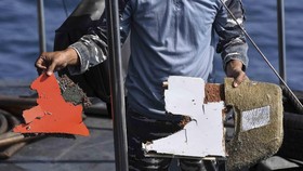 Basarnas Temukan Patahan Ekor Pesawat dengan Logo Lion Air