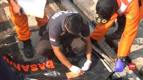 VIDEO: Basarnas Evakuasi Sejumlah Jenazah dan Puing Pesawat