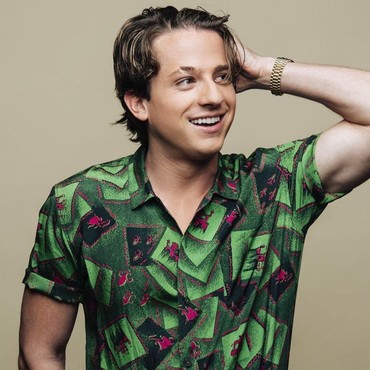 Lirik Lagu Girlfriend - Charlie Puth