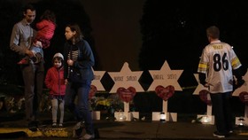 Ribuan Warga Tolak Lawatan Trump ke Sinagoge Pittsburgh