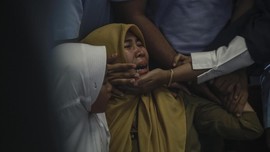 FOTO: Duka Keluarga Korban Jatuhnya Pesawat Lion Air JT610