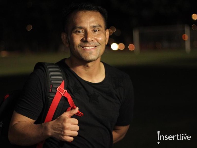Saat ditemui di daerah Senayan, Jakarta ( 22/10/2018). Penyanyi Judika menyempatkan diri untuk berolahraga sepak bola, bersama rekan sesama public figure.