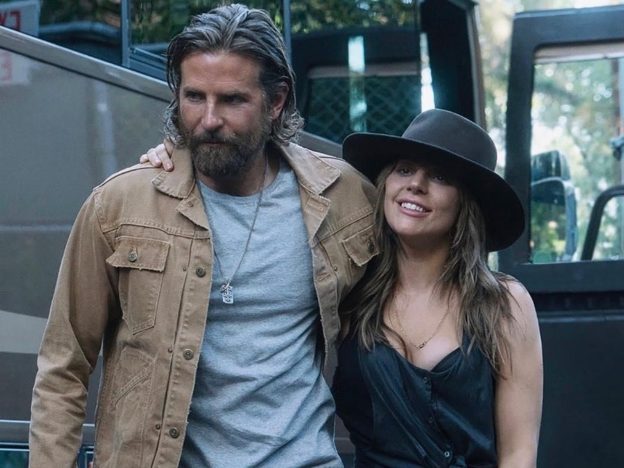Bukan dari Kisah Nyata Film A Star is Born dapat banyak pujian dan review positif dari penonton dan kritikus film. Film ini juga telah memiliki keuntungan lebih dari 126 juta dolar.