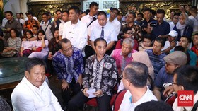 Isak Tangis Pecah saat Keluarga Korban JT610 Curhat ke Jokowi