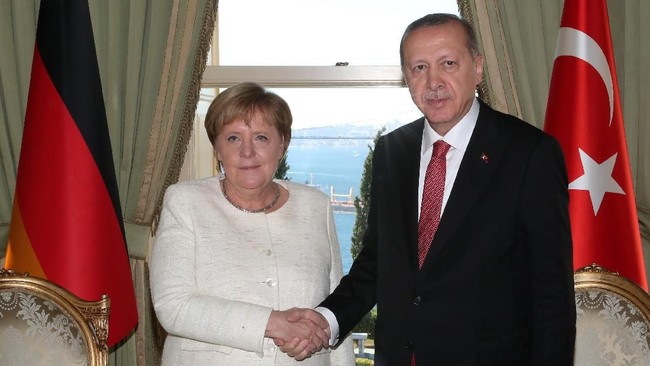 Otoritas Jerman disebut berencana mendeportasi seorang wartawan Turki pengkritik Presiden Recep Tayyip Erdogan, Adil Yigit.