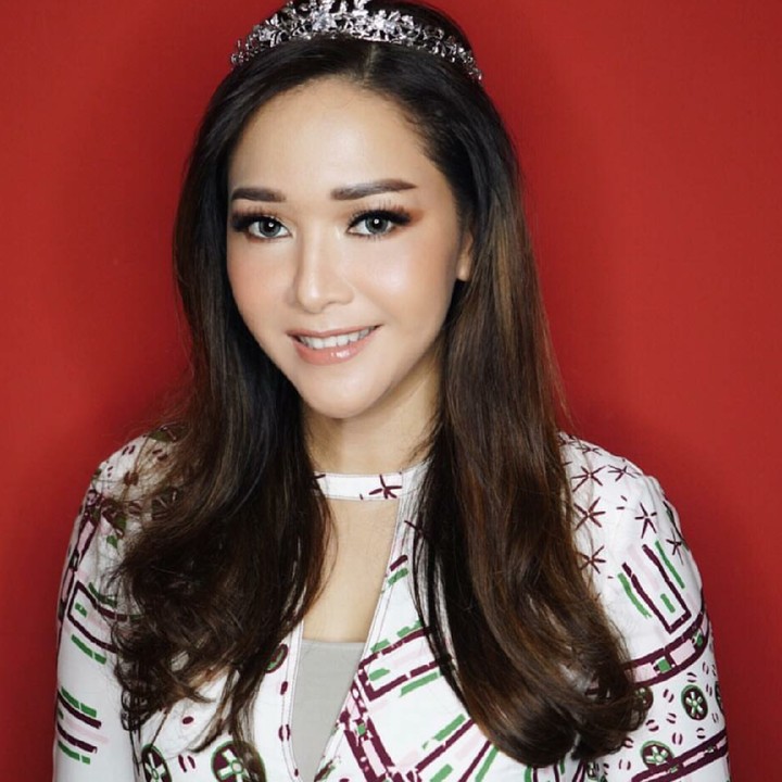 <p>Kabar bahagia datang dari <a href="https://hot.detik.com/celeb/d-4277880/fix-maia-estianty-menikah-hari-ini-sudah-sah?_ga=2.218263449.104136303.1540779567-1198794712.1536556213" target="_blank">Maia Estianty</a> yang akrab disapa Bunda Maia. Hari ini, Maia resmi menikah dengan Irwan Mussry di sebuah masjid di Tokyo, Jepang. (Foto: Instagram/maiaestiantyreal)</p>