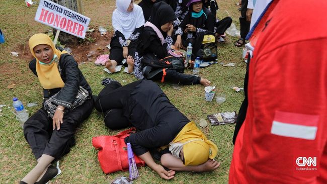 BKN: SK Pengangkatan Honorer Jadi PPPK Terbit 1 Januari 2021 Tenaga honorer bakal segera mendapatkan surat keputusan pengangkatan menjadi Pegawai Pemerintah dengan Perjanjian Kontrak (PPPK) setidaknya bulan depan.