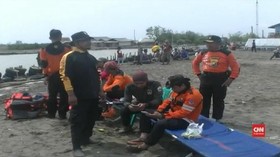 VIDEO: Nelayan Temukan Serpihan Pesawat Lion Air JT-610