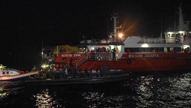 Basarnas mengerahkan KN SAR Wisnu untuk ikut mencari kapal selam KRI Nanggala-402 milik TNI AL. KN SAR Wisnu akan diberangkatkan dari Tanjung Priok.