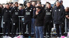 FOTO: Penghormatan Leicester untuk Vichai Srivaddhanaprabha