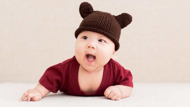 Bunda sedang mencari nama yang akan diberikan kepada si kecil? Nama bayi bermakna kuat yang HaiBunda rangkum berikut ini bisa jadi inspirasinya nih, Bun!