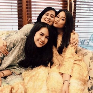 img-title Miliki Dua Anak Sukses, Ternyata Ini Aturan Ketat Ibu Maudy Ayunda untuk Anaknya Sebelum Menikah!