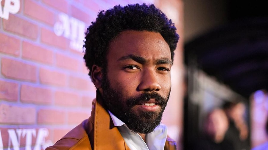 Childish Gambino Dukung Penggalangan Dana Kampanye Presiden AS Dukungan Childish Gambino untuk kandidat calon presiden Amerika Serikat 2020 yaitu Andrew Yang