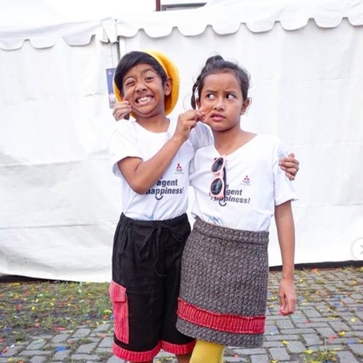 <p>Beda usia cuma dua tahun, nggak heran Dru dan Widuri kayak sahabat ya, Bun. (Foto: Instagram/ @widimulia)  </p>