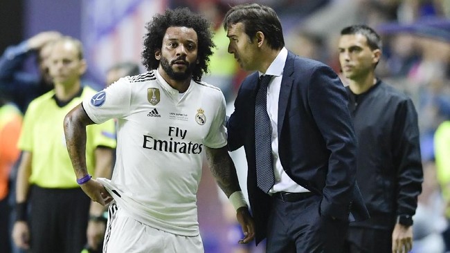 Mantan pelatih Real Madrid dan timnas Spanyol Julen Lopetegui kembali ke panggung sepak bola setelah resmi ditunjuk menjadi pelatih Sevilla.