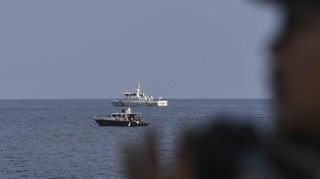 Tim SAR gabungan kembali memperlus radius pencarian pesawat Lion Air JT610 di hari ketiga evakuasi, Rabu (31/10). Area pencarian diperluas menjadi 15 mil laut.