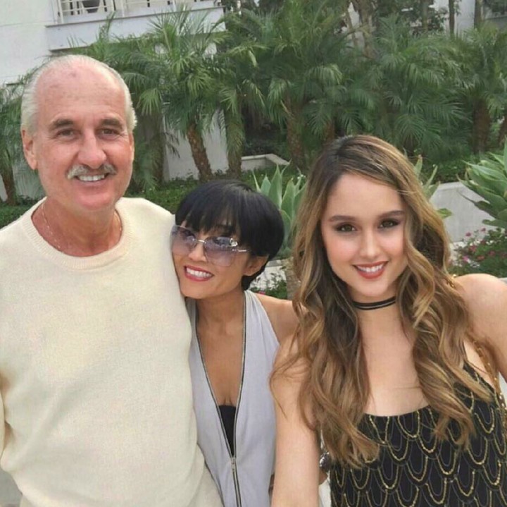 Siapa yang tak kenal artis multitalenta yang kental banget logat 'bule'-nya dengan dan segudang prestasi, Cinta Laura Kiehl. (Foto: Instagram/claurakiehl)