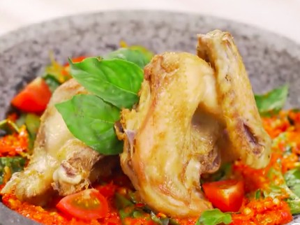 Resep Ayam Goreng Sambal Kemangi, Harum Kemangi Gurihkan Ayam