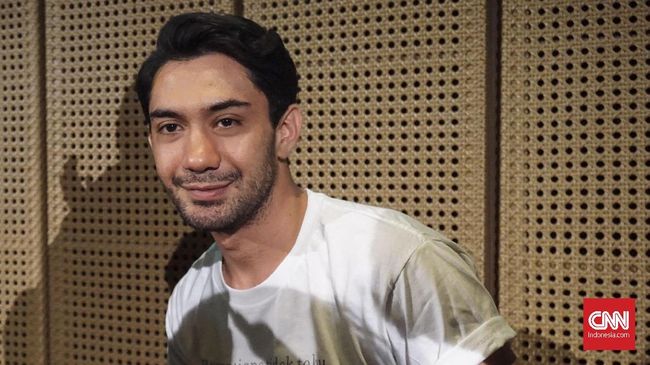 Dua Pahlawan Film Versi Reza Rahadian