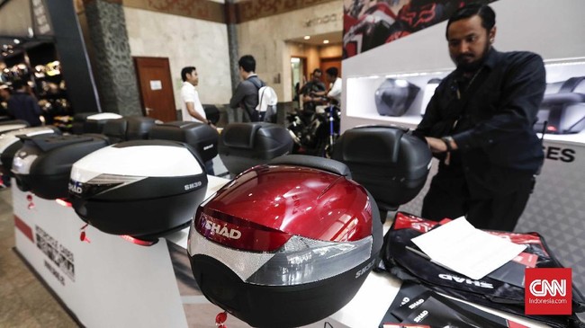 FOTO: Berburu Motor dan Aksesori Baru di Senayan