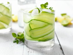 8 Manfaat Minum Rendaman Air Mentimun, Bisa Menurunkan Berat Badan