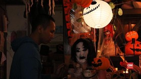 Melawan Tabu dengan Pernik Halloween