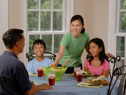 Ingat Bunda, Kalau Puasa Tak Boleh Asal Makan