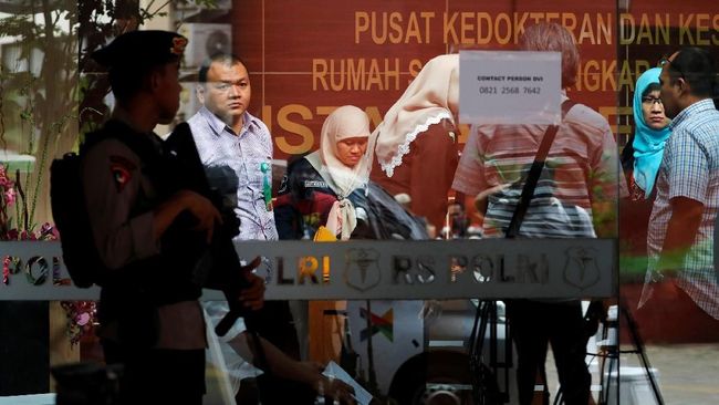 Warga Sidoarjo Korban Pesawat Lion Air JT-610 Teridentifikasi Tim DVI Polri telah mengidentifikasi satu korban jatuhnya pesawat Lion Air JT-610 atas nama Jannatun Cintya Dewi, warga Sidoarjo.