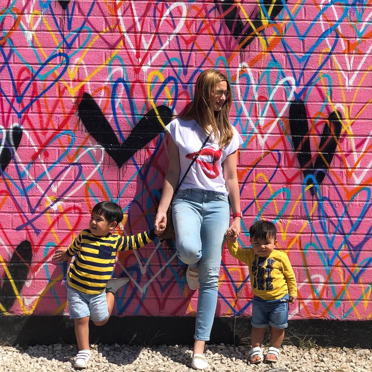 Nia Ramadhani kerap disebut sebagai sosok selebriti 'hot mom'&period; Dari pernikahannya dengan Ardi Bakrie&comma; Nia dikaruniai tiga anak&period; Yuk&comma; intip lima gaya keren Nia&excl;