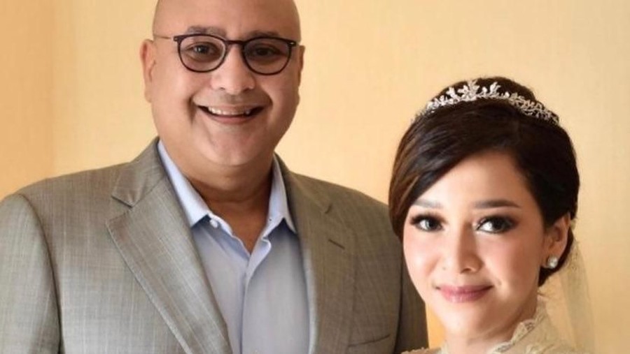 Tangisan ayah Maia Estianty ternyata membuat Irwan Mussry sempat mengulang ijab kabul.