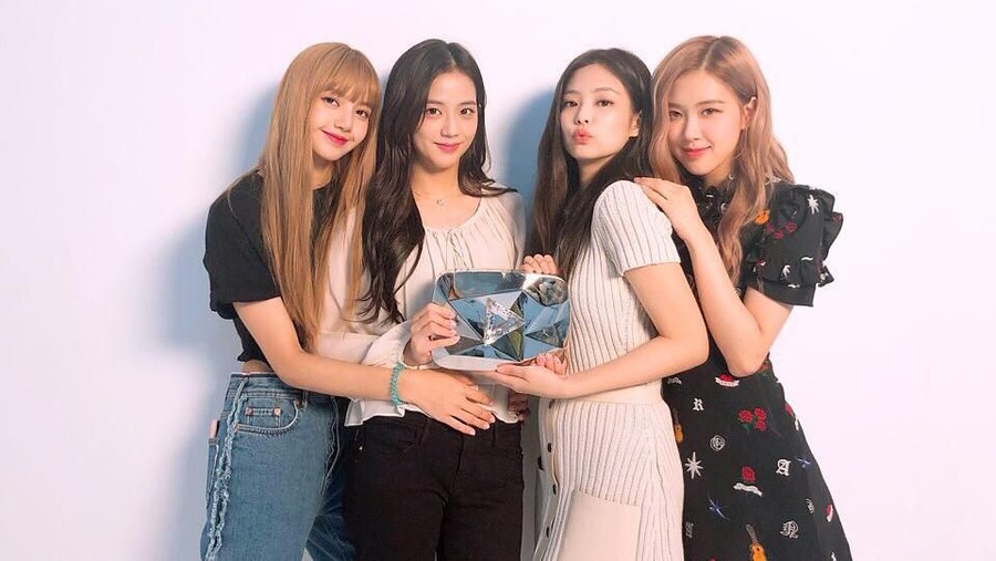 4. PLAYING WITH FIRE Berikut Insertlive sajikan lima video musik BLACKPINK paling banyak ditonton di Youtube per 29 Maret 2019.