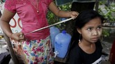 FOTO: Mengais Bisnis Secemerlang Mutiara 'Rambut Myanmar' Di Myanmar, rambut panjang bukan sekadar mahkota perempuan, tapi juga sumber pendapatan ekonomi.