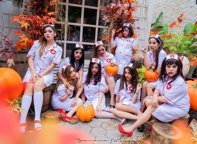 Halloween biasa dirayakan tanggal 31 Oktober setiap tahunnya. Seolah tak ingin kehilangan euforianya, yuk intip deretan kostum Halloween lima seleb Indonesia.