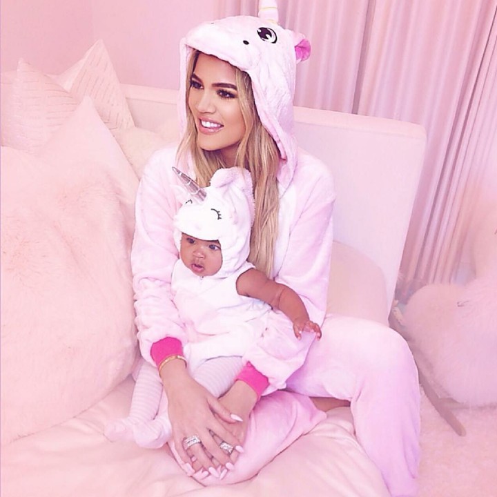 <p>Khloe Kardashian pakai kostum yang imut-imut bareng anaknya True, dalam perayaan Halloween kali ini. (Foto: Instagram/khloekardashian)</p>