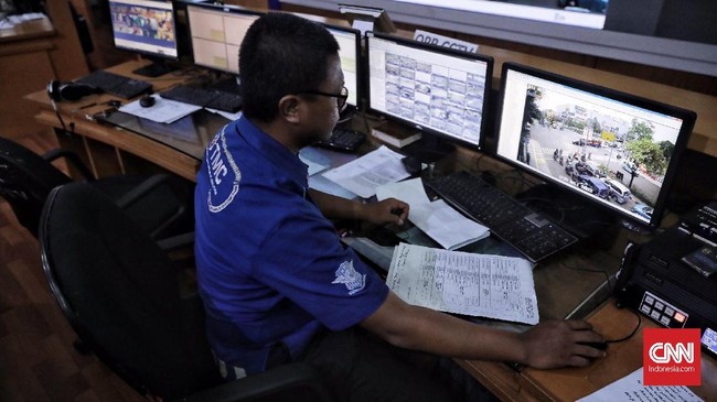 Ada kesamaan mekanisme sistem tilang elektronik untuk sepeda motor dan mobil.