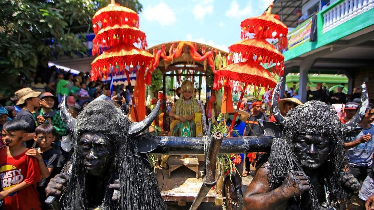 FOTO: Ritual Kebo-Keboan, Lestarikan Tradisi Lestarikan Alam