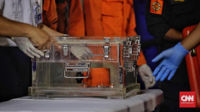 Suara 'Ping' Black Box CVR Lion Air Semakin Melemah Basarnas menyebut suara 'ping' dari kotak hitam alias black box pesawat Lion Air menghilang setelah sebelumnya terdengar lemah.