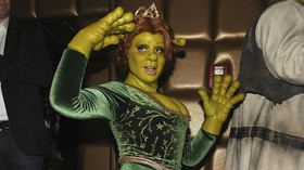 Halloween, Heidi Klum Berubah Jadi Istri Shrek