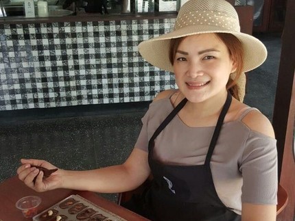 Kisah Laura Lazarus, Pramugari yang Selamat Kecelakaan Pesawat & Jalani 24 Kali Operasi