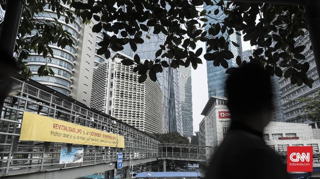 Target penyelesaian revitalisasi JPO di kawasan Sudirman meleset dari target yang telah ditetapkan pada 31 Desember 2018 lalu.