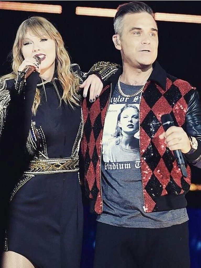 Deratan Penyanyi yang Hadir di Konser Reputation Taylor Swift Konser Taylor Swift bertajuk Reputation Tour 2018 akan segera berakhir. Selama konsernya, Swift mengajak beberapa penyanyi lain untuk tampil di atas panggung.