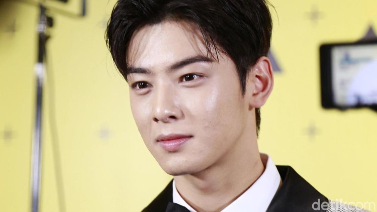 Cha Eun Woo saat ditemui di kawasan Kebon Jeruk.