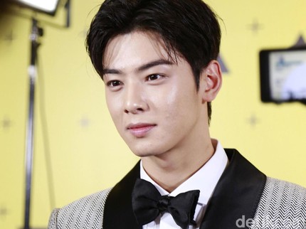 Sisi Lain Cha Eun Woo, Menangis Saat Dengar Kisah Pernikahan