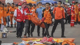 13  Peti Jenazah Korban Lion Air Diserahkan ke Keluarga