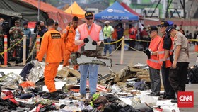 Roda Pesawat hingga Jenazah di Sekitar Titik Temu Kotak Hitam