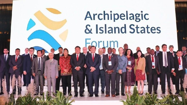 Kala sudah banyak inisiatif internasional soal kelautan, Indonesia kembali membentuk AIS Forum. Inggris dan Singapura berharap AIS Forum dapat lebih konkret.