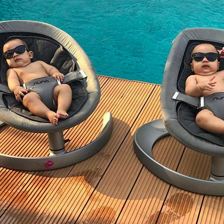 <p>Kacamatanya keren banget ya, Bun. Pinjem boleh nggak, Dek? (Foto: Instagram: @apriljasmine85)<br /><br /></p>