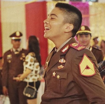 Pesona Umay Shahab Saat Pakai Seragam Polisi